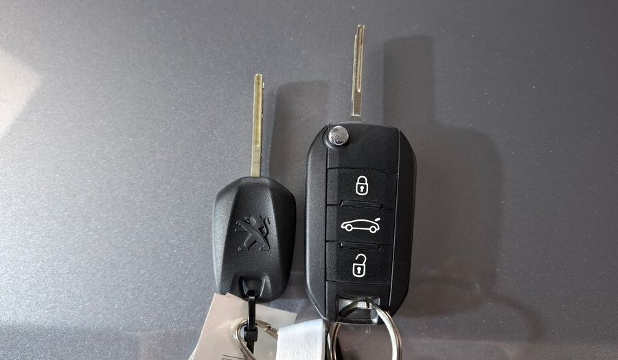 Peugeot 208 1.6L STYLE TIPTRONIC Hatchback 2023