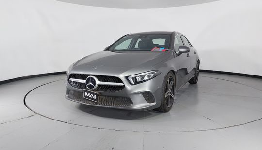 Mercedes Benz • Clase A