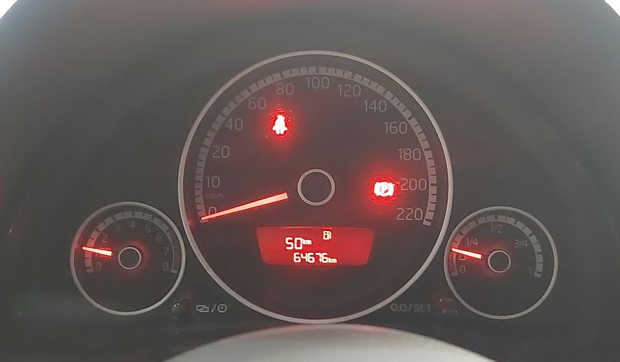 Volkswagen Up TSI MOVE UP Hatchback 2017