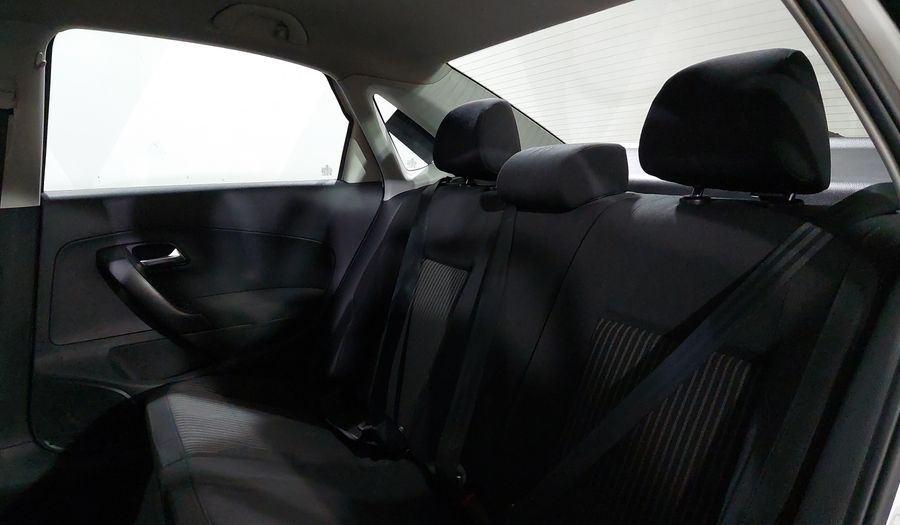 Volkswagen Vento 1.6 HIGHLINE TIPTRONIC Sedan 2014