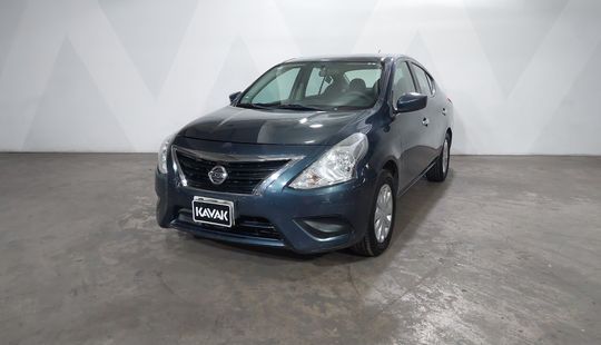 Nissan • Versa