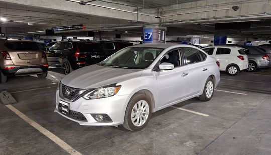 Nissan • Sentra