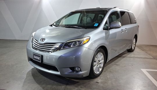 Toyota • Sienna
