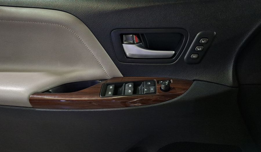 Toyota Sienna 3.5 LIMITED AT Minivan 2016