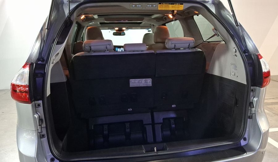 Toyota Sienna 3.5 LIMITED AT Minivan 2016
