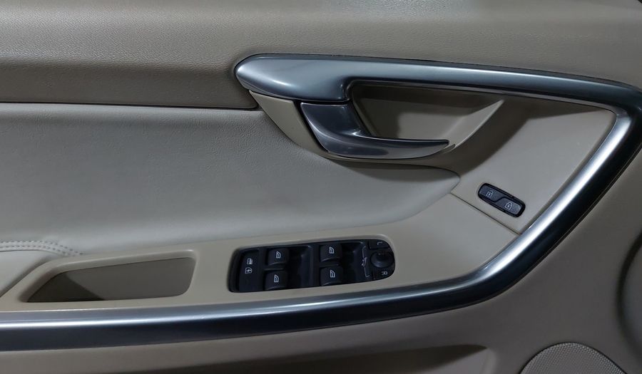 Volvo Xc60 2.0 KINETIC AT Suv 2014