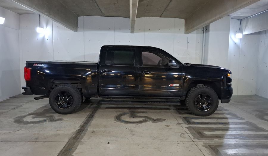 Chevrolet Cheyenne 6.2 2500 CHEYENNE CREW CAB N AT 4WD Pickup 2017
