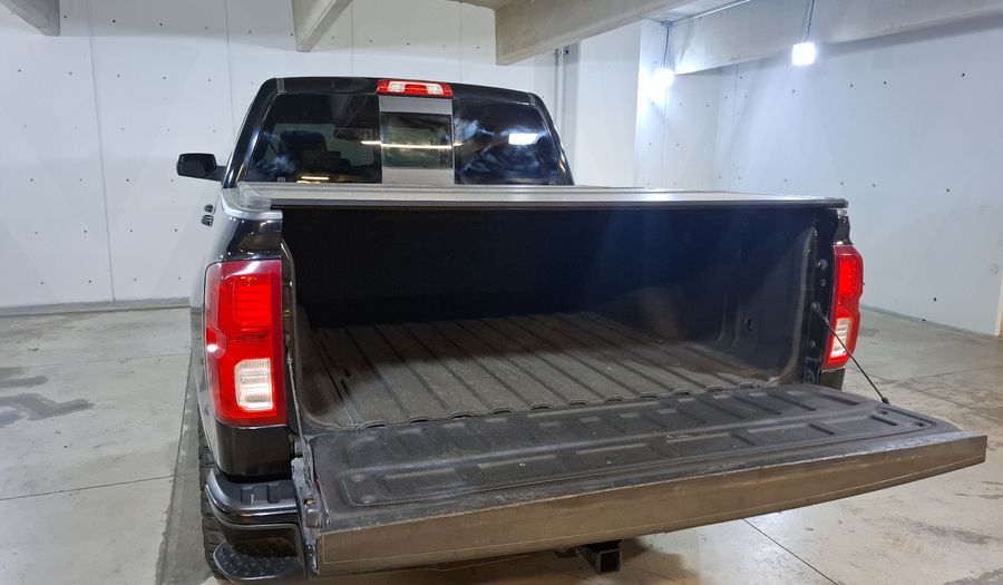 Chevrolet Cheyenne 6.2 2500 CHEYENNE CREW CAB N AT 4WD Pickup 2017