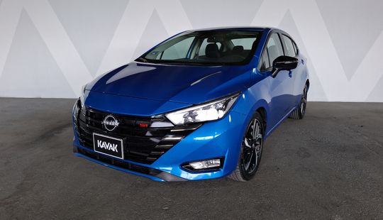 Nissan • Versa