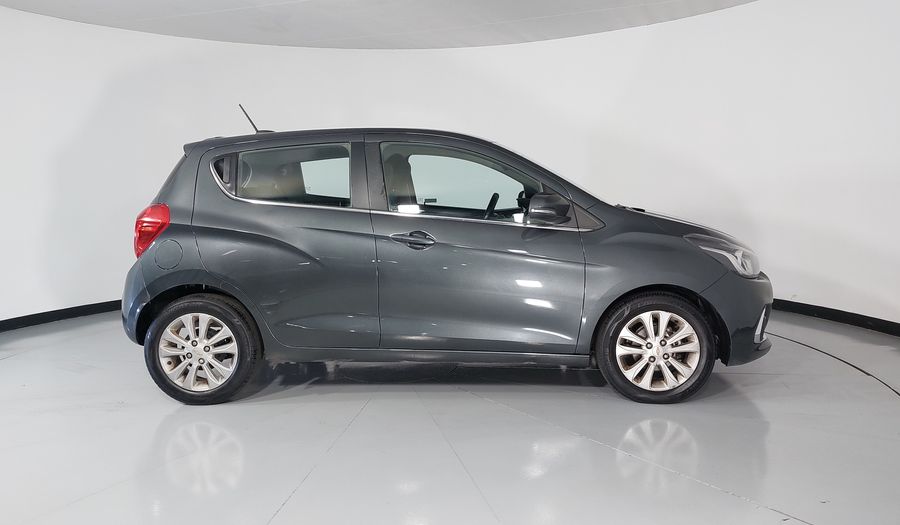 Chevrolet Spark 1.4 LTZ C MT Hatchback 2017