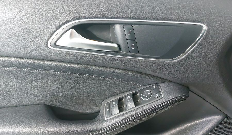 Mercedes Benz Clase Gla 1.6 GLA 200 DCT Suv 2018