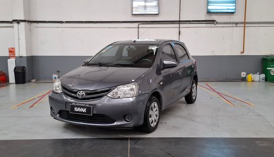 Toyota • Etios