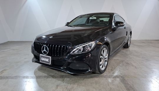 Mercedes Benz • Clase C