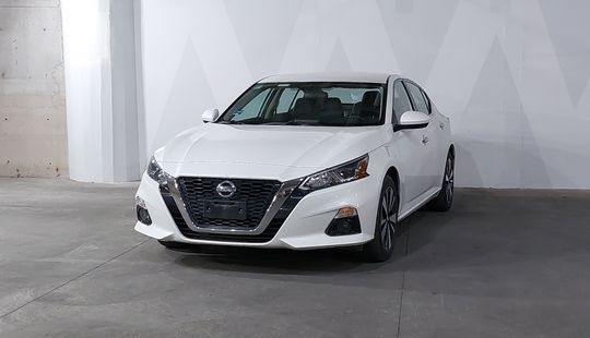 Nissan • Altima