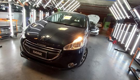 Peugeot • 208