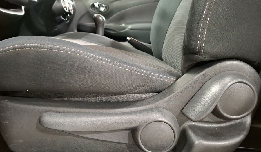 Nissan Versa 1.6 ADVANCE TM AC Sedan 2014