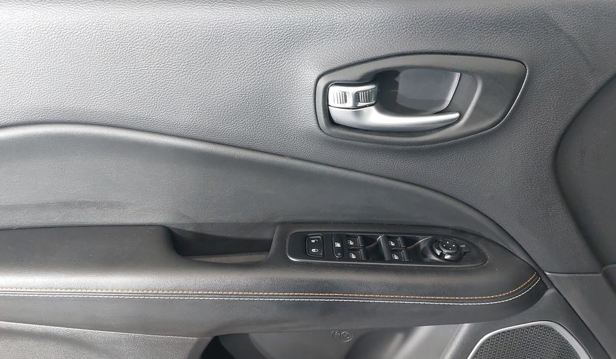 Jeep Compass LONGITUDE Suv 2017