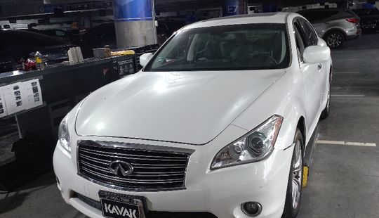 Infiniti • M