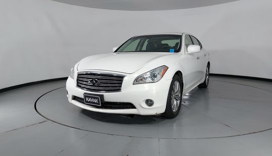 Infiniti • M