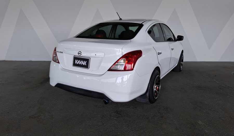Nissan Versa 1.6 SENSE Sedan 2018
