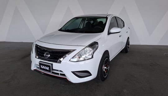 Nissan • Versa