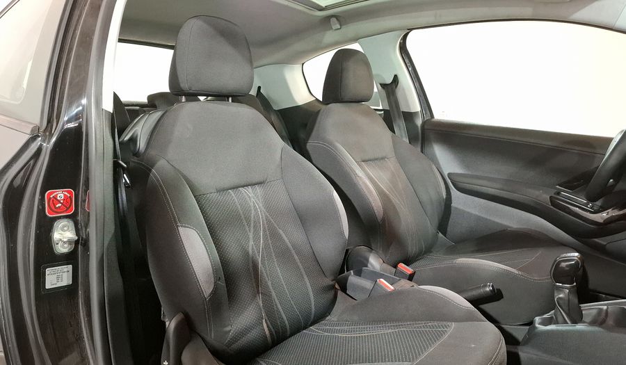 Peugeot 208 1.6 ALLURE MT Hatchback 2015