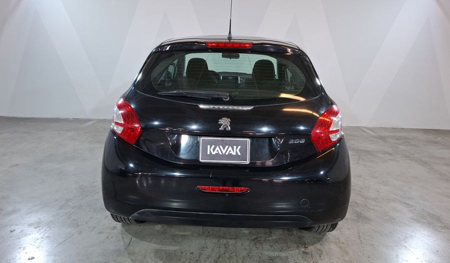 Peugeot 208 1.6 ALLURE MT Hatchback 2015
