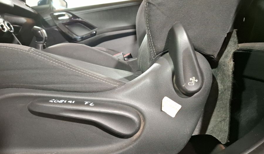 Peugeot 208 1.6 ALLURE MT Hatchback 2015