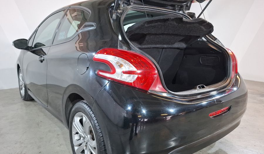 Peugeot 208 1.6 ALLURE MT Hatchback 2015