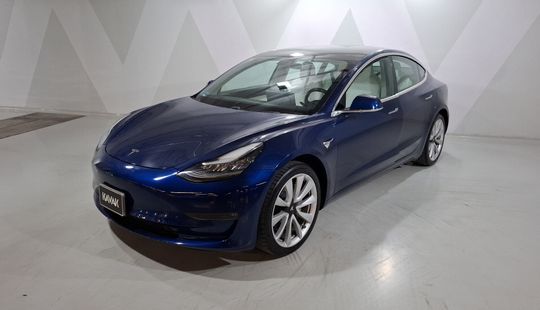 Tesla • Model 3