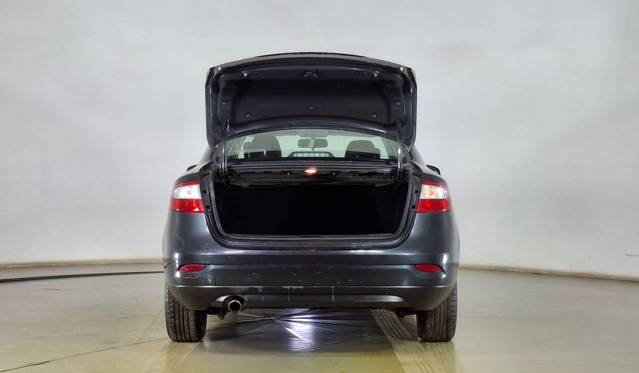 Renault Fluence 2.0 AUTHENTIQUE Sedan 2014