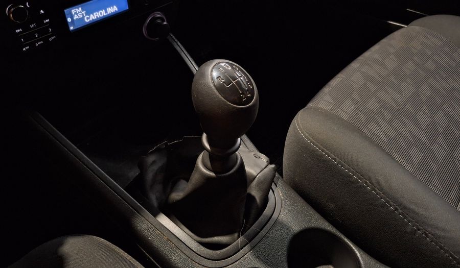 Renault Fluence 2.0 AUTHENTIQUE Sedan 2014
