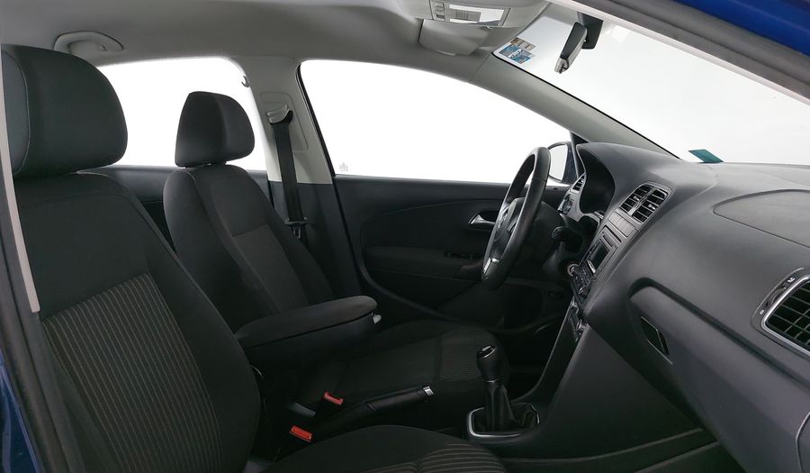 Volkswagen Vento 1.6 HIGHLINE MT Sedan 2014