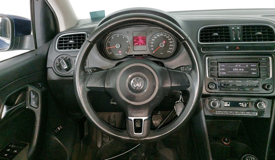 Volkswagen Vento 1.6 HIGHLINE MT Sedan 2014