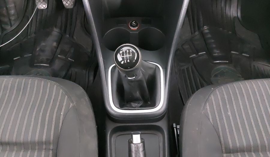 Volkswagen Vento 1.6 HIGHLINE MT Sedan 2014