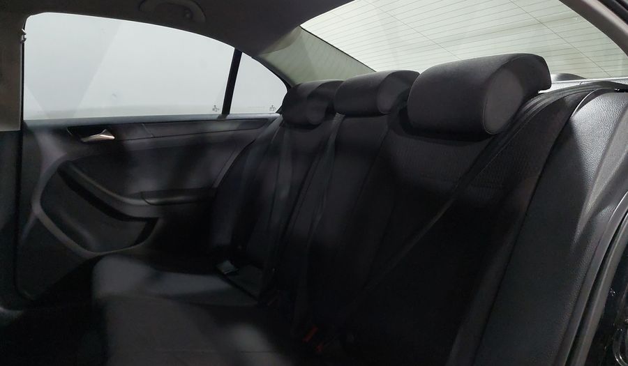 Volkswagen Jetta 2.0 MT Sedan 2016