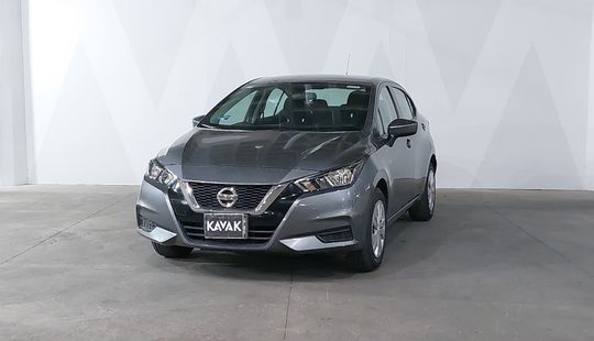 Nissan • Versa