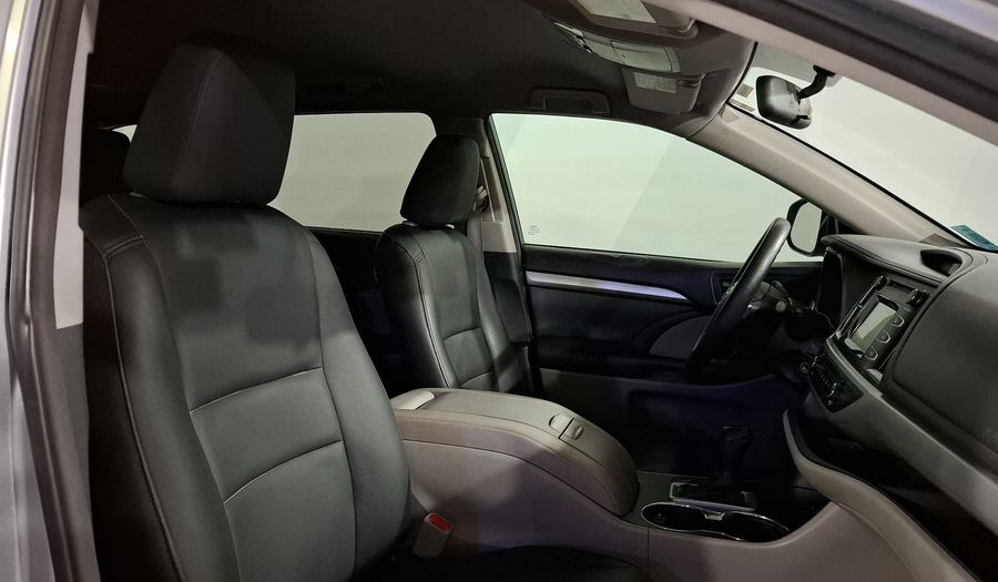 Toyota Highlander 3.5 LE AT Suv 2016