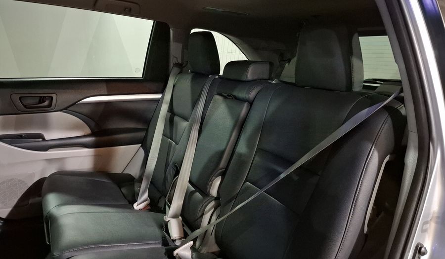 Toyota Highlander 3.5 LE AT Suv 2016