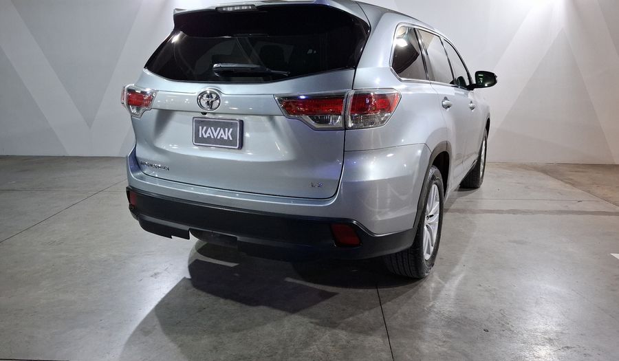 Toyota Highlander 3.5 LE AT Suv 2016