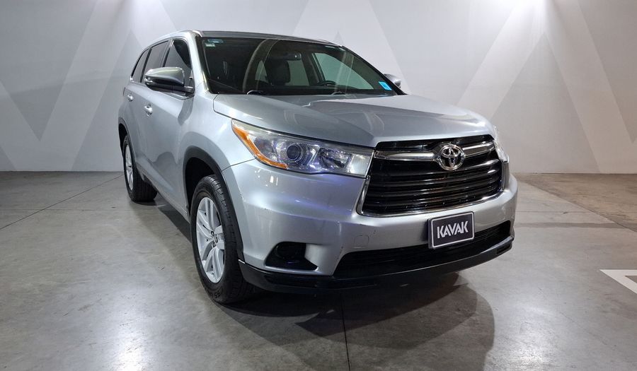 Toyota Highlander 3.5 LE AT Suv 2016