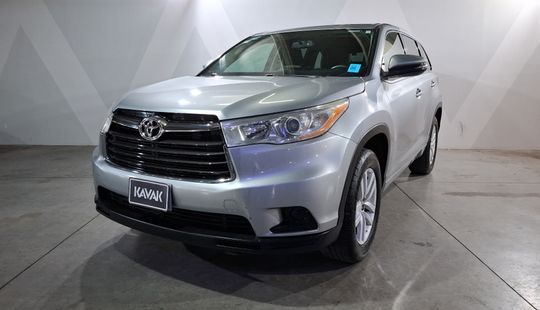 Toyota • Highlander