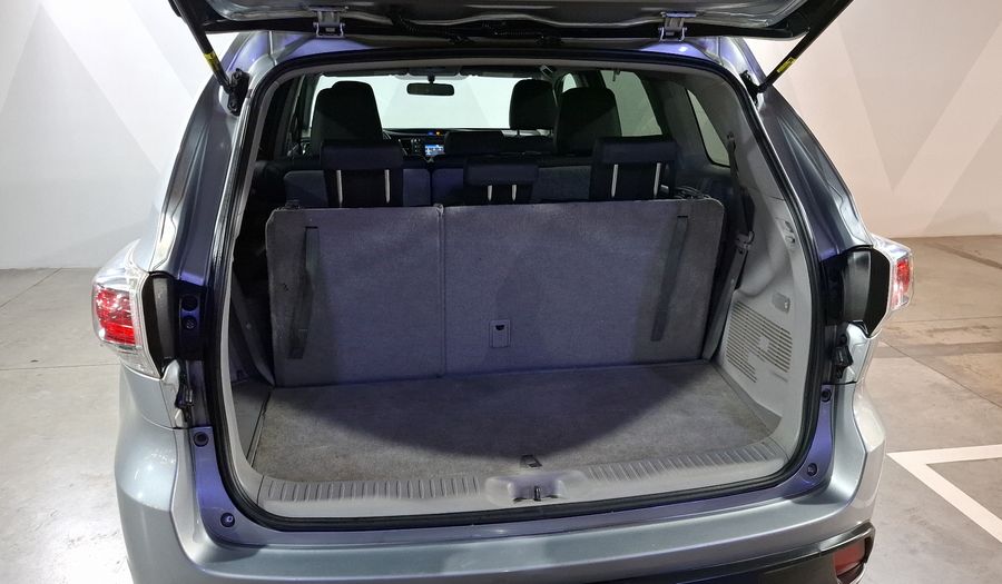Toyota Highlander 3.5 LE AT Suv 2016