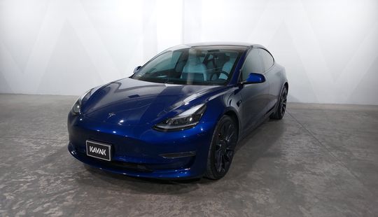 Tesla • Model 3