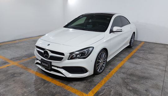 Mercedes Benz • Clase CLA