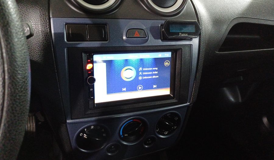Ford Fiesta 1.6 FIESTA IKON HATCH AMBIENTE A/A MT Hatchback 2015
