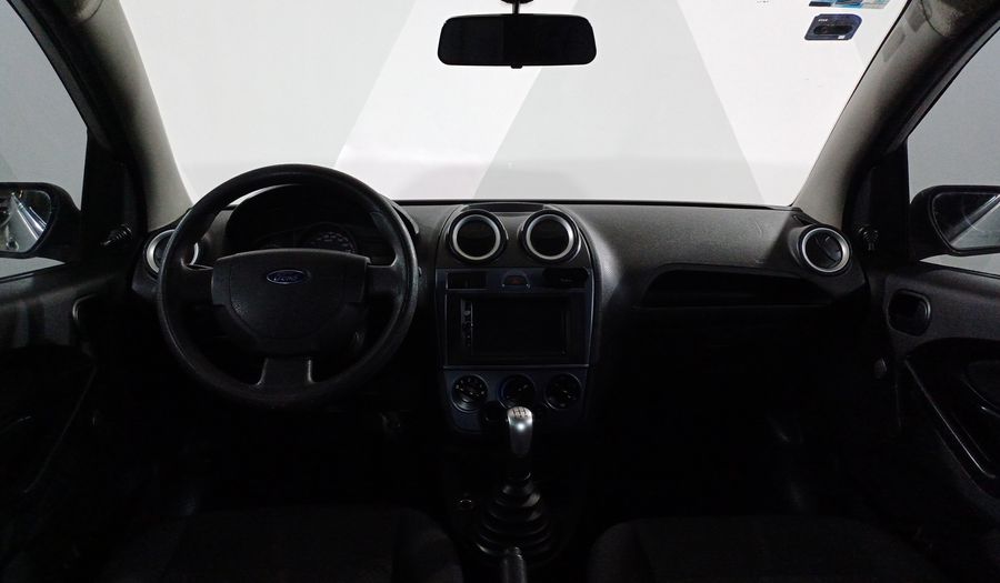 Ford Fiesta 1.6 FIESTA IKON HATCH AMBIENTE A/A MT Hatchback 2015