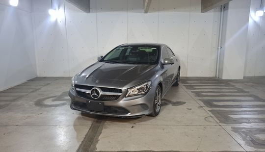 Mercedes Benz • Clase CLA