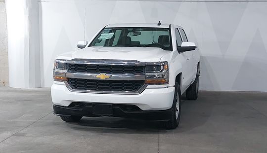 Chevrolet • Silverado 2500