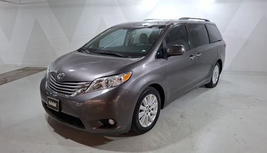 Toyota • Sienna